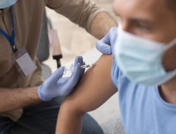 Manfaat Vaksin Booster Bagi Manusia