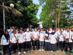 Ribuan Honorer Nakes Sambangi Gedung DPRD Kab. Sukabumi